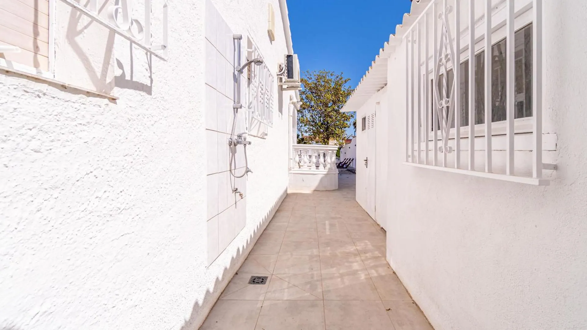 Apart-Rent Casa Llobregat 0100 Empuriabrava