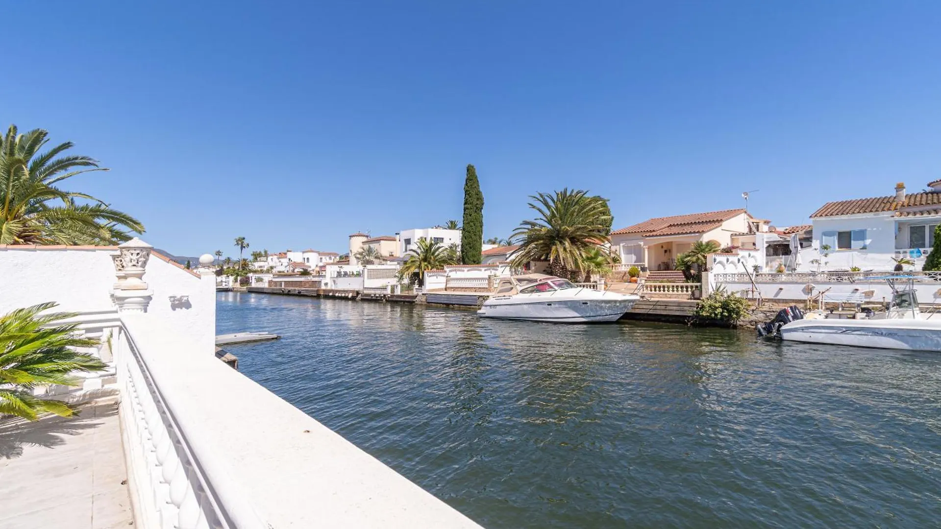 Apart-Rent Casa Llobregat 0100 Empuriabrava